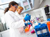Two-female-scientists-with-pipettes-lab-feature-card.jpg