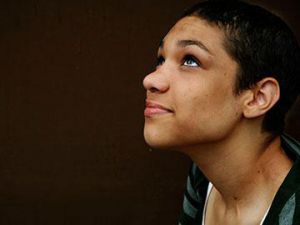Hopeful-girl-looking-up-article.jpg